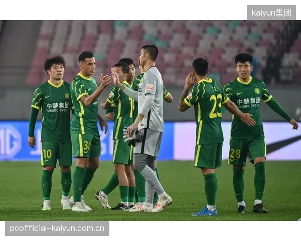 北京国安急需在主场扭转颓势，而武汉三镇则力求将平局转化为胜利提升排名。